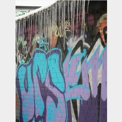 Graffiti mit Eiszapfen