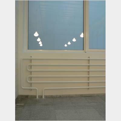 Lichter und Heizungsrohre