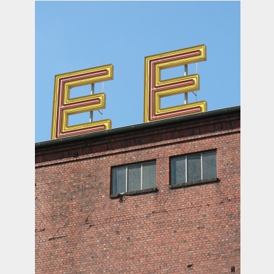 EE