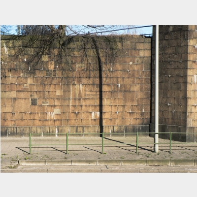 Laterne mit gebeugtem Schatten